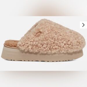 UGG Maxi Curly Sheepskin Platform Slippers